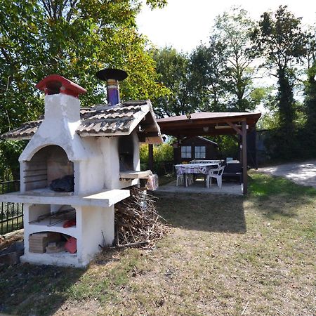 Casa Vacanze Mingos Lodio Di La Carpineta ภายนอก รูปภาพ