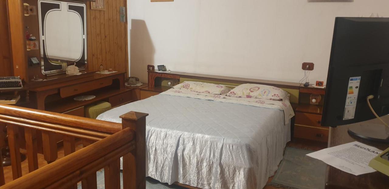 Casa Vacanze Mingos Lodio Di La Carpineta ภายนอก รูปภาพ