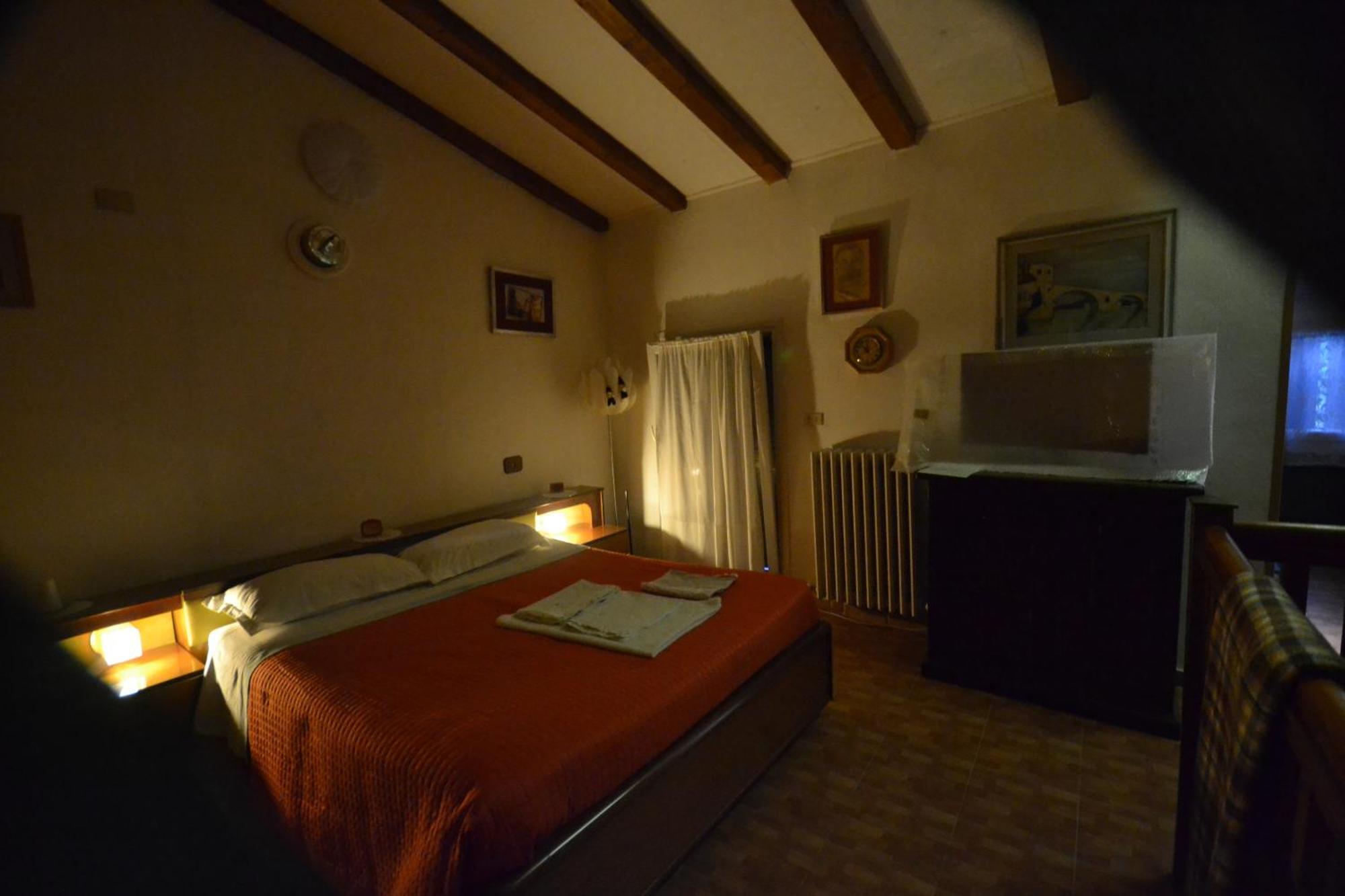 Casa Vacanze Mingos Lodio Di La Carpineta ภายนอก รูปภาพ
